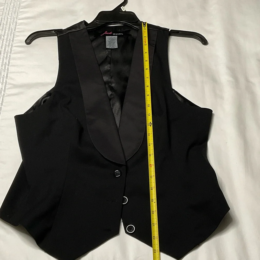 Tuxedo vest women’s black and satin collar, see pictures for measurements - Picture 1 of 4